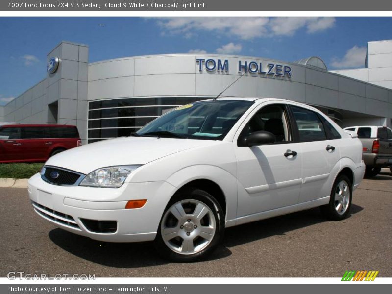 Cloud 9 White / Charcoal/Light Flint 2007 Ford Focus ZX4 SES Sedan