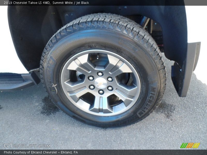 Summit White / Jet Black 2019 Chevrolet Tahoe LS 4WD