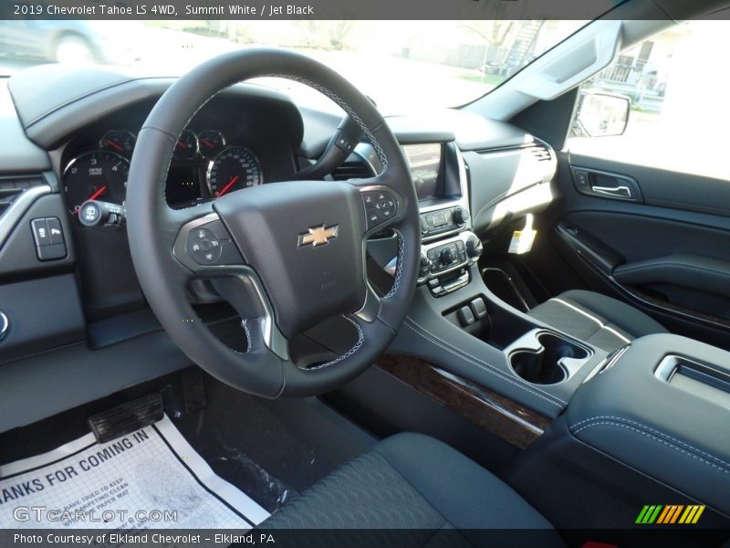 Summit White / Jet Black 2019 Chevrolet Tahoe LS 4WD
