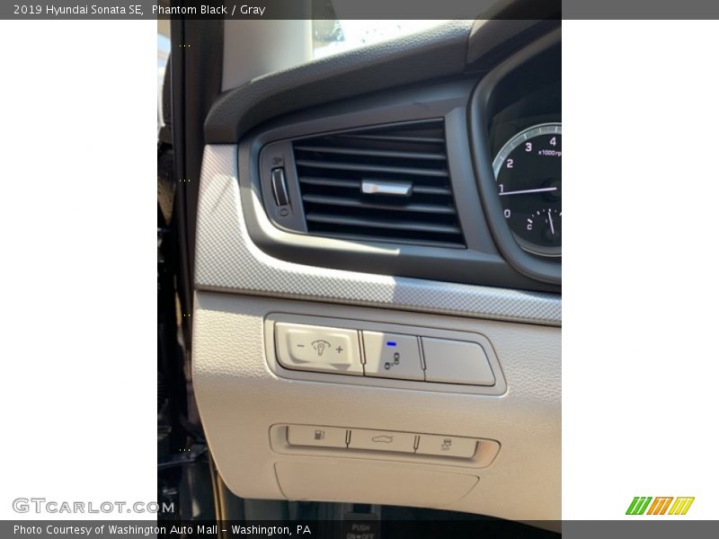 Phantom Black / Gray 2019 Hyundai Sonata SE