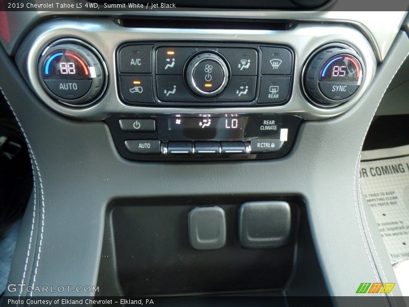 Summit White / Jet Black 2019 Chevrolet Tahoe LS 4WD