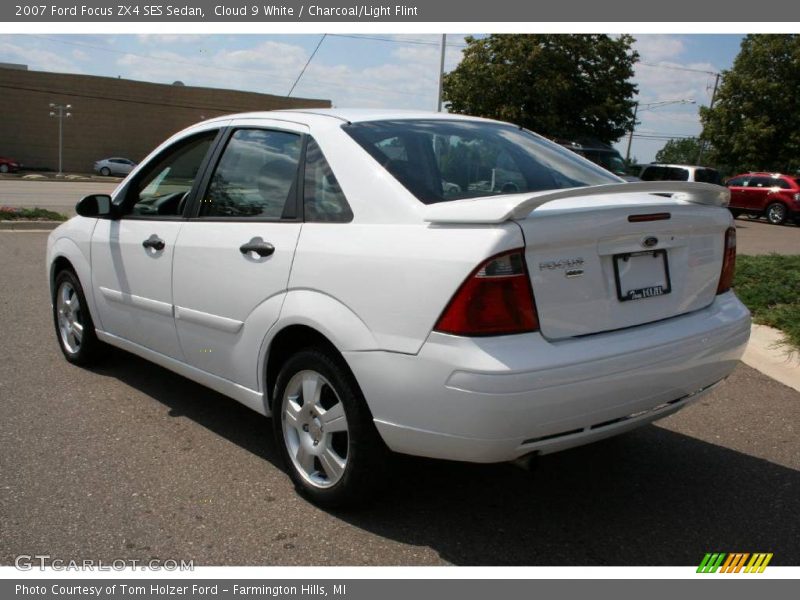 Cloud 9 White / Charcoal/Light Flint 2007 Ford Focus ZX4 SES Sedan