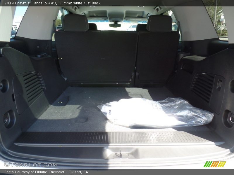 Summit White / Jet Black 2019 Chevrolet Tahoe LS 4WD