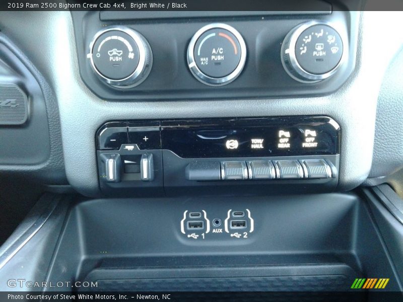 Bright White / Black 2019 Ram 2500 Bighorn Crew Cab 4x4