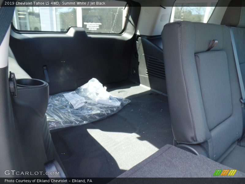 Summit White / Jet Black 2019 Chevrolet Tahoe LS 4WD