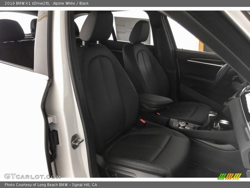 Alpine White / Black 2019 BMW X1 sDrive28i