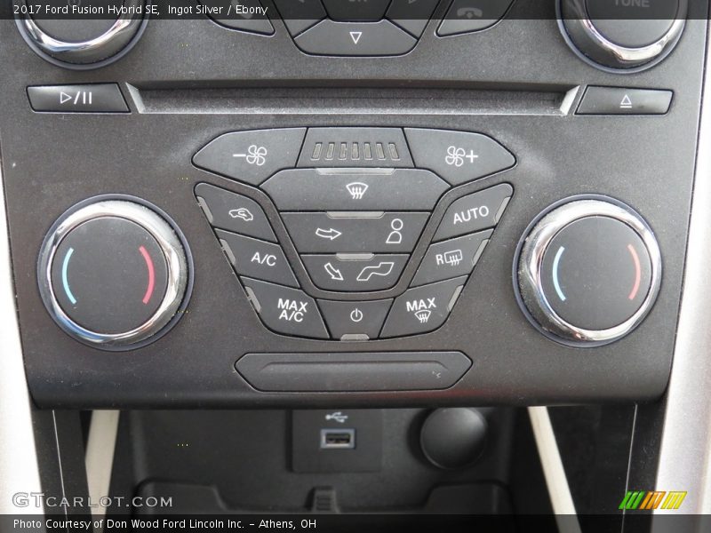 Ingot Silver / Ebony 2017 Ford Fusion Hybrid SE