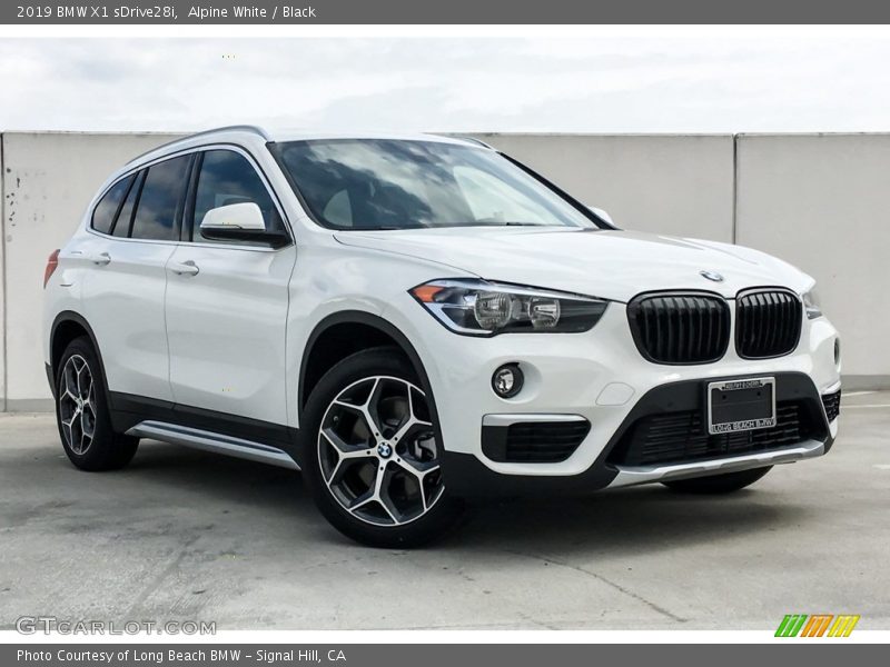 Alpine White / Black 2019 BMW X1 sDrive28i