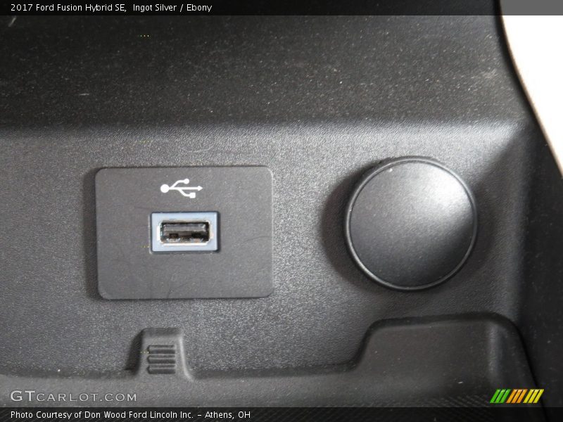 Ingot Silver / Ebony 2017 Ford Fusion Hybrid SE