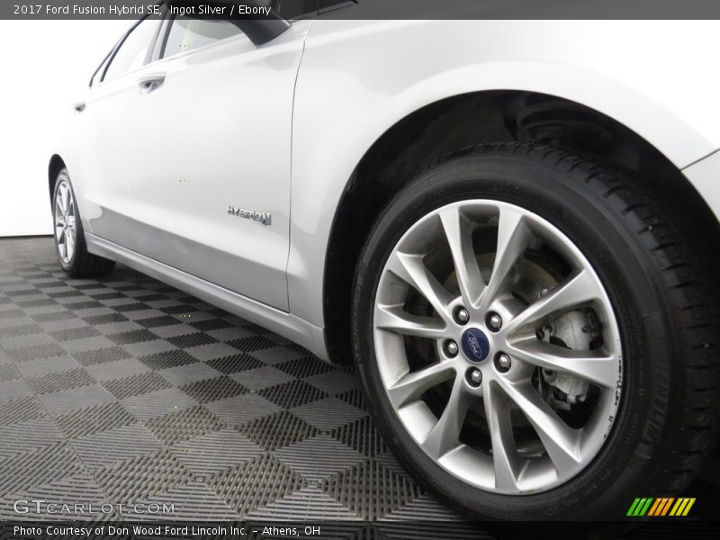 Ingot Silver / Ebony 2017 Ford Fusion Hybrid SE