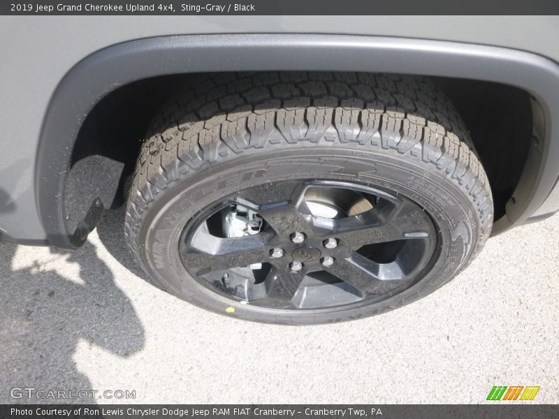 Sting-Gray / Black 2019 Jeep Grand Cherokee Upland 4x4