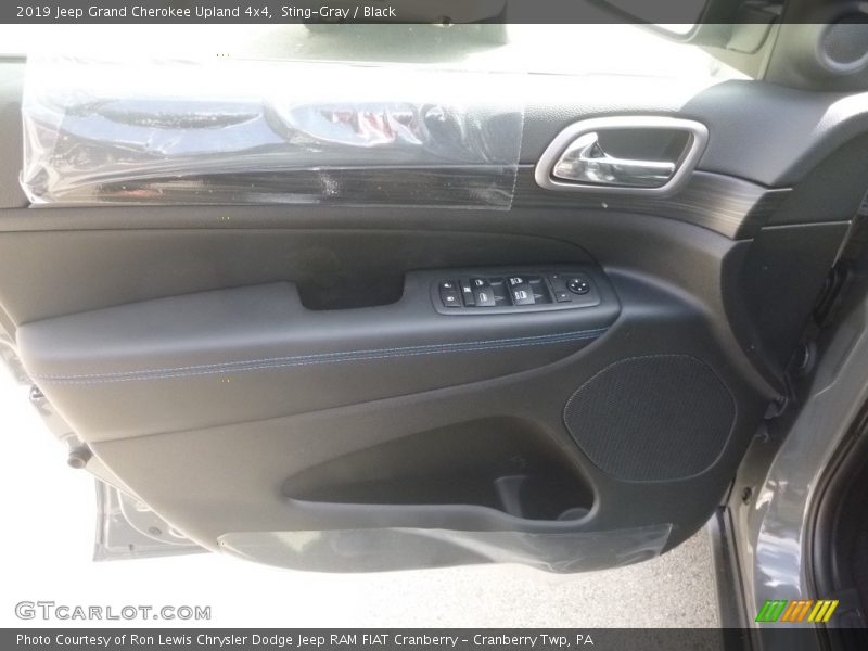 Sting-Gray / Black 2019 Jeep Grand Cherokee Upland 4x4