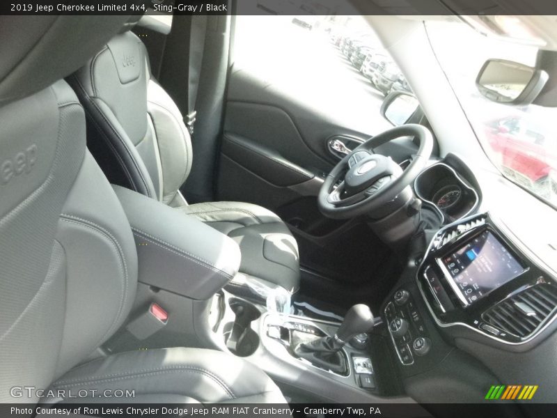 Sting-Gray / Black 2019 Jeep Cherokee Limited 4x4