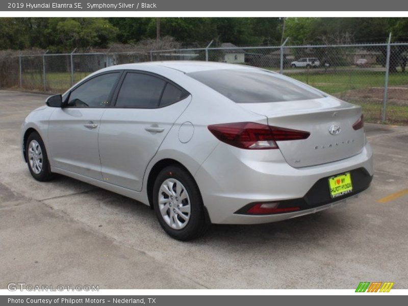 Symphony Silver / Black 2019 Hyundai Elantra SE