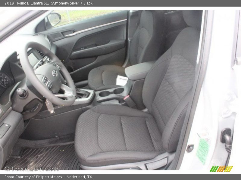 Symphony Silver / Black 2019 Hyundai Elantra SE