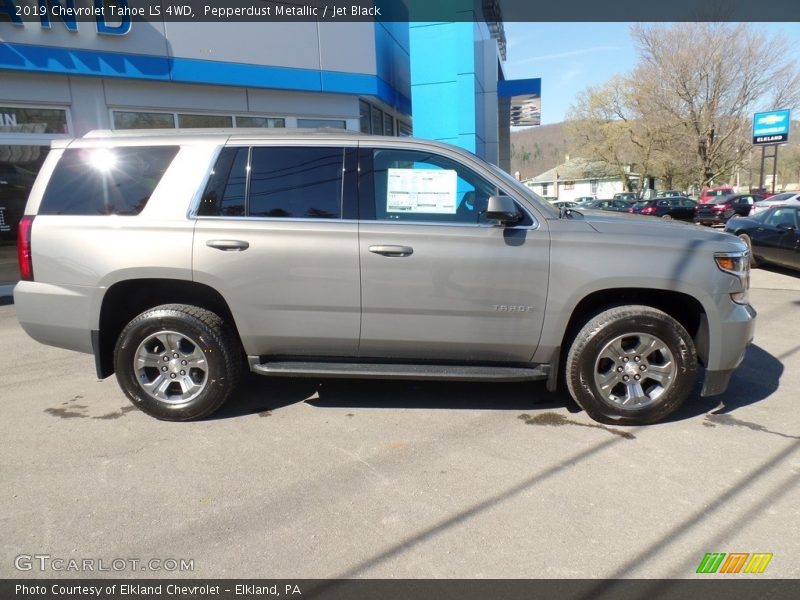 Pepperdust Metallic / Jet Black 2019 Chevrolet Tahoe LS 4WD