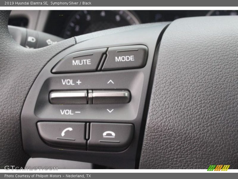 Symphony Silver / Black 2019 Hyundai Elantra SE