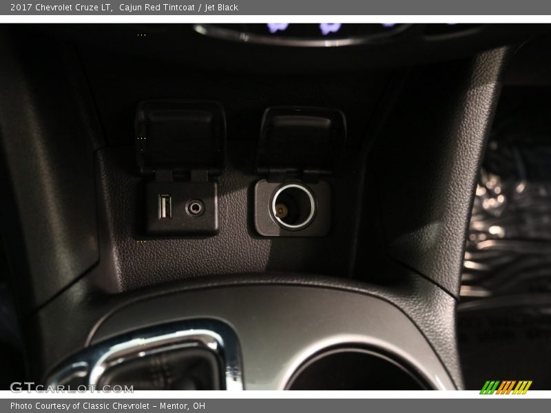 Cajun Red Tintcoat / Jet Black 2017 Chevrolet Cruze LT