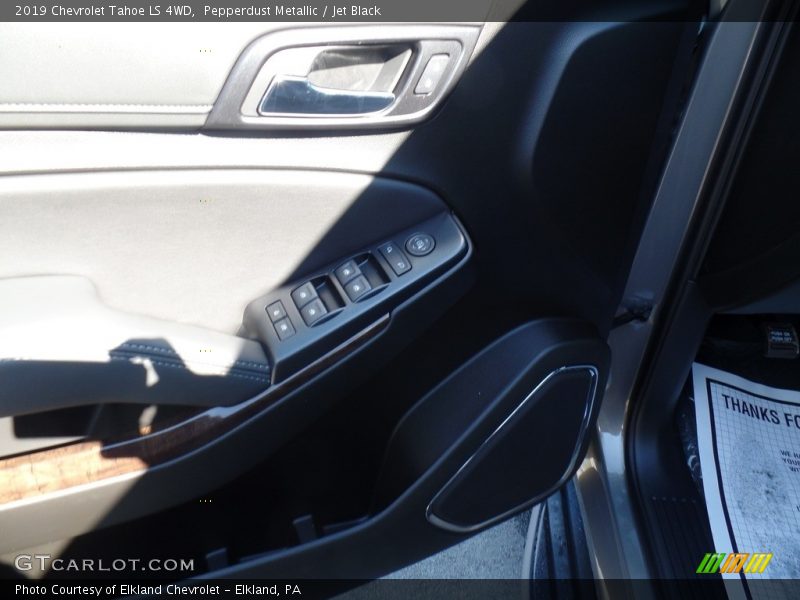 Pepperdust Metallic / Jet Black 2019 Chevrolet Tahoe LS 4WD