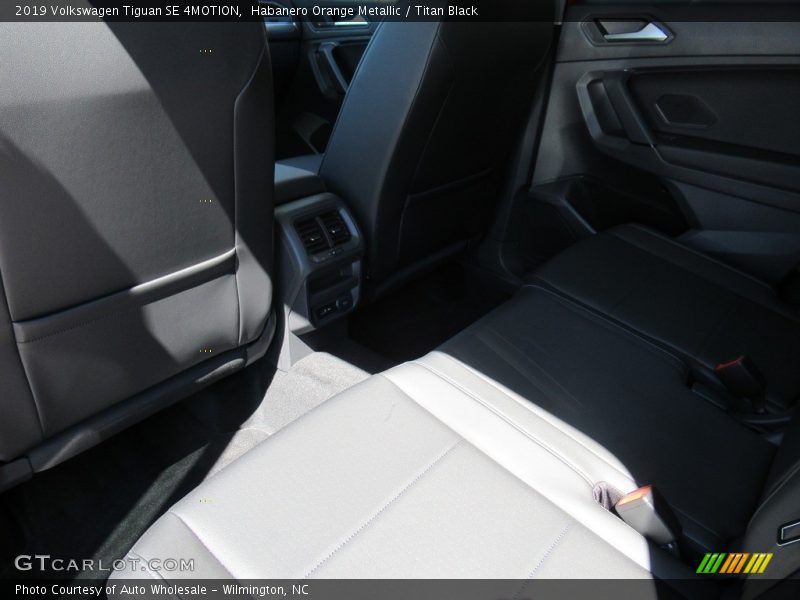 Habanero Orange Metallic / Titan Black 2019 Volkswagen Tiguan SE 4MOTION