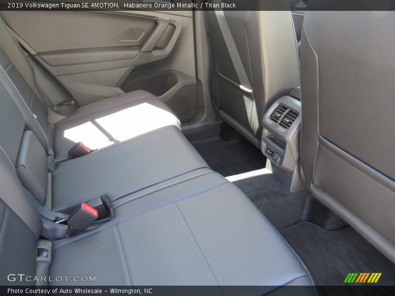 Habanero Orange Metallic / Titan Black 2019 Volkswagen Tiguan SE 4MOTION