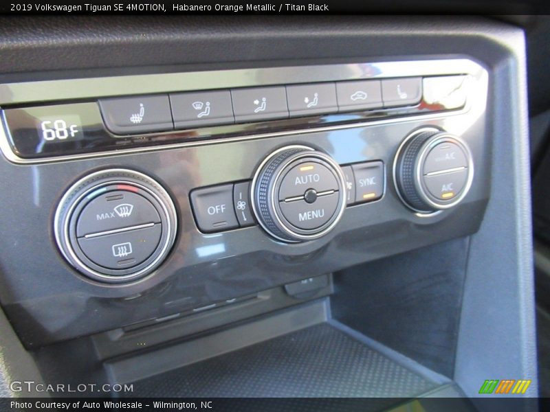 Habanero Orange Metallic / Titan Black 2019 Volkswagen Tiguan SE 4MOTION