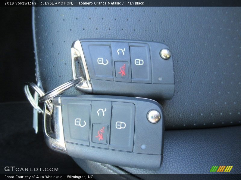 Habanero Orange Metallic / Titan Black 2019 Volkswagen Tiguan SE 4MOTION