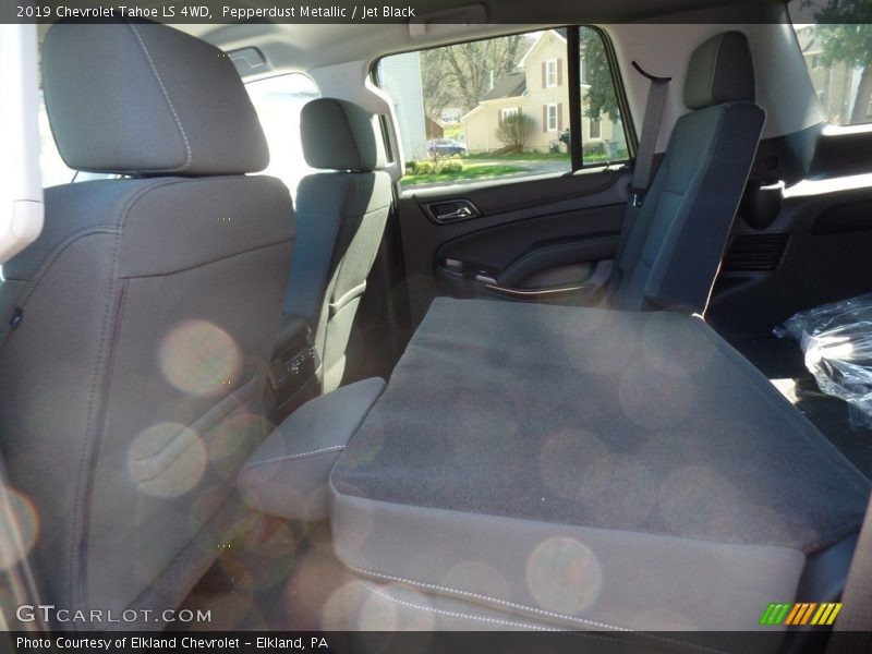 Pepperdust Metallic / Jet Black 2019 Chevrolet Tahoe LS 4WD