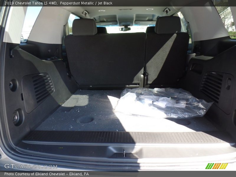 Pepperdust Metallic / Jet Black 2019 Chevrolet Tahoe LS 4WD