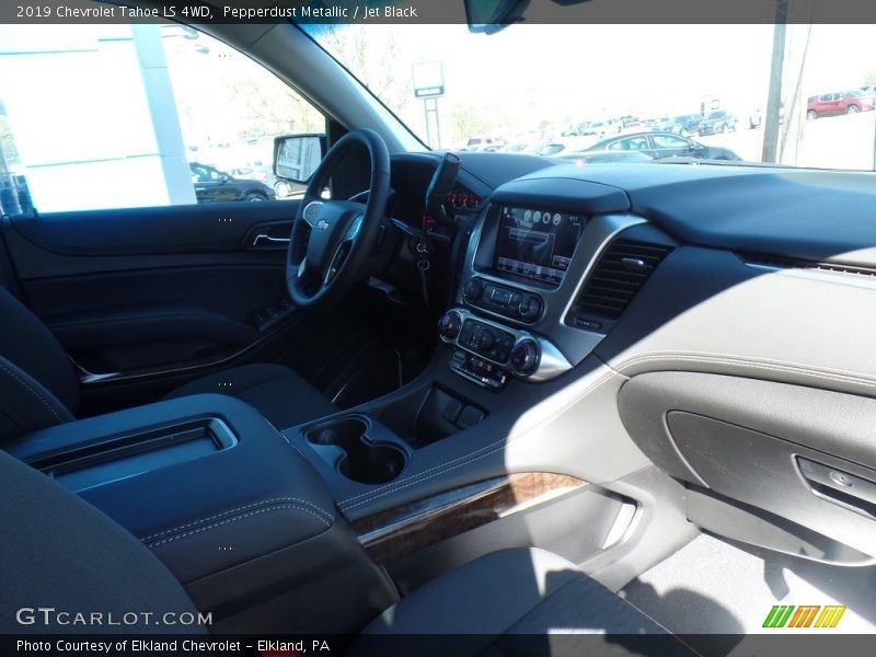 Pepperdust Metallic / Jet Black 2019 Chevrolet Tahoe LS 4WD
