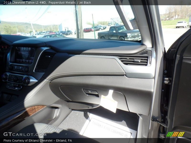 Pepperdust Metallic / Jet Black 2019 Chevrolet Tahoe LS 4WD