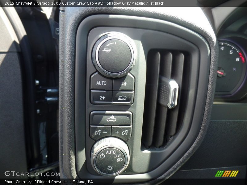 Shadow Gray Metallic / Jet Black 2019 Chevrolet Silverado 1500 Custom Crew Cab 4WD