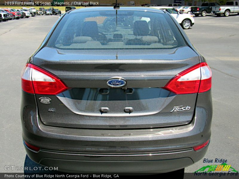 Magnetic / Charcoal Black 2019 Ford Fiesta SE Sedan