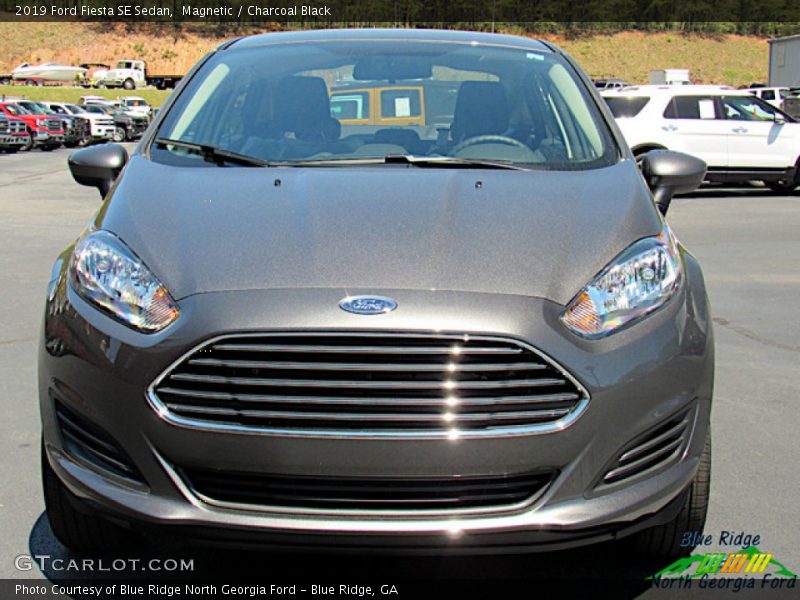 Magnetic / Charcoal Black 2019 Ford Fiesta SE Sedan