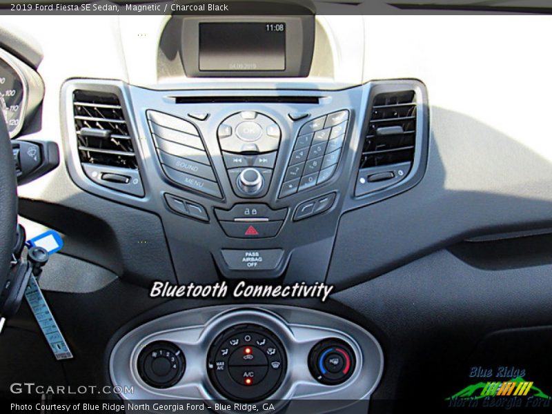 Magnetic / Charcoal Black 2019 Ford Fiesta SE Sedan