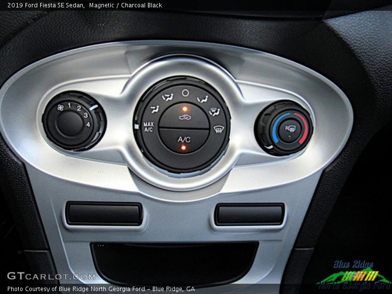 Magnetic / Charcoal Black 2019 Ford Fiesta SE Sedan