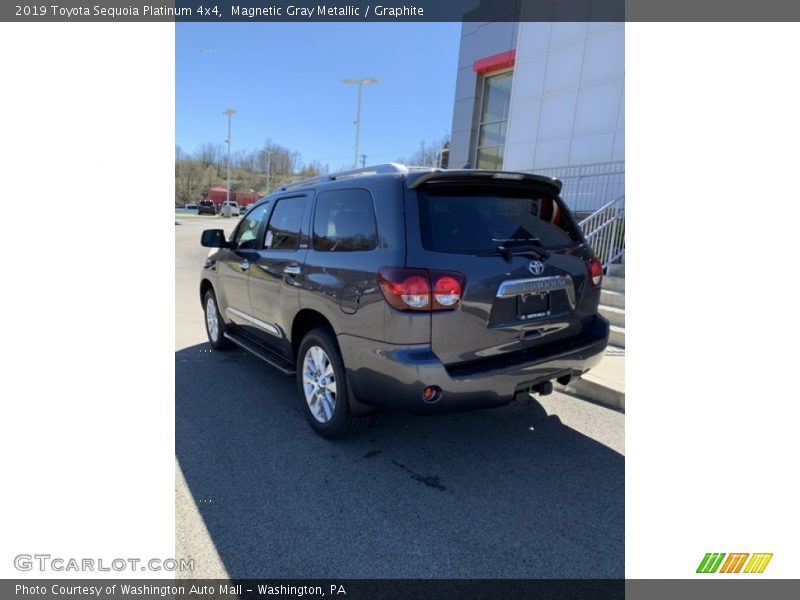 Magnetic Gray Metallic / Graphite 2019 Toyota Sequoia Platinum 4x4