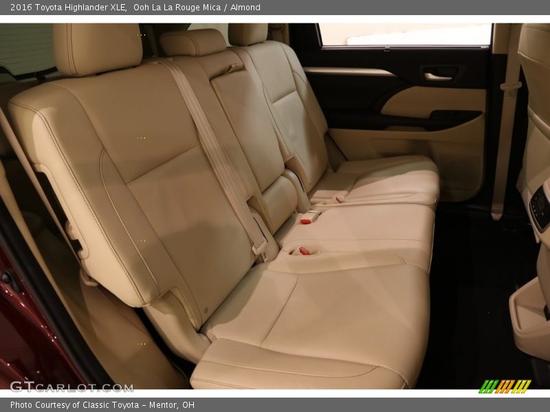 Ooh La La Rouge Mica / Almond 2016 Toyota Highlander XLE