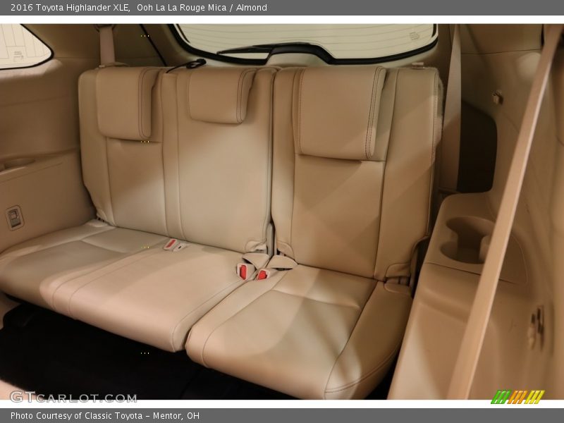 Ooh La La Rouge Mica / Almond 2016 Toyota Highlander XLE