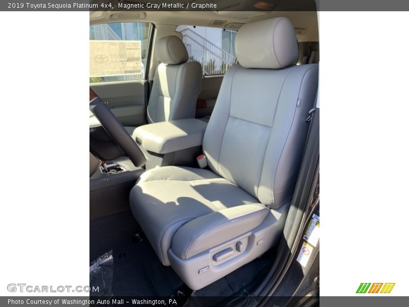 Magnetic Gray Metallic / Graphite 2019 Toyota Sequoia Platinum 4x4