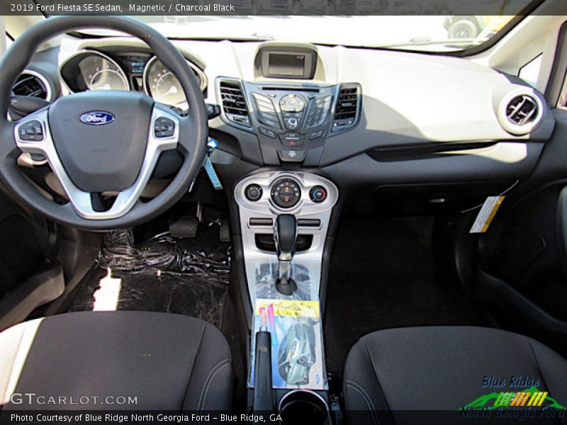 Magnetic / Charcoal Black 2019 Ford Fiesta SE Sedan