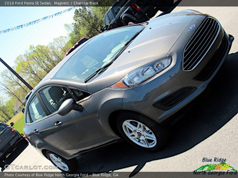 Magnetic / Charcoal Black 2019 Ford Fiesta SE Sedan