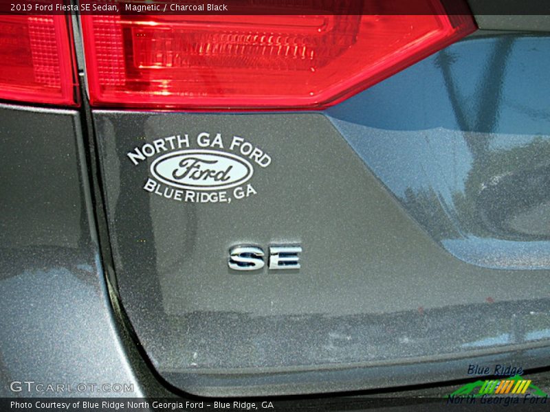 Magnetic / Charcoal Black 2019 Ford Fiesta SE Sedan