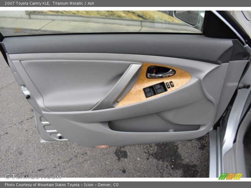 Titanium Metallic / Ash 2007 Toyota Camry XLE