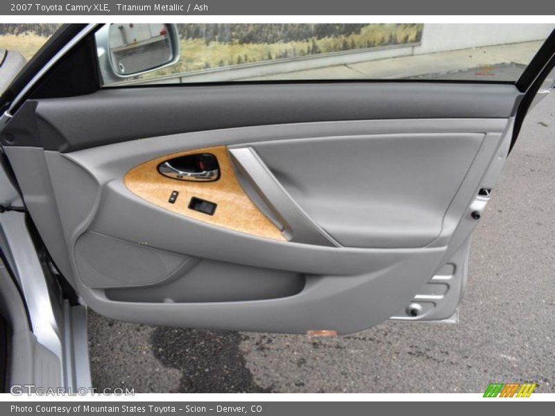 Titanium Metallic / Ash 2007 Toyota Camry XLE