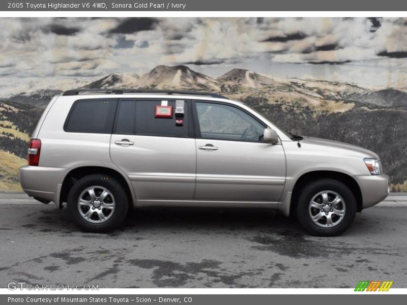 Sonora Gold Pearl / Ivory 2005 Toyota Highlander V6 4WD
