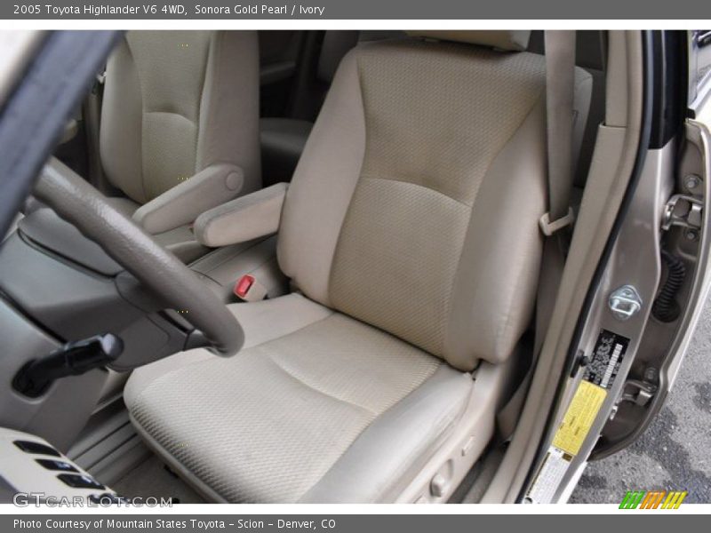 Sonora Gold Pearl / Ivory 2005 Toyota Highlander V6 4WD