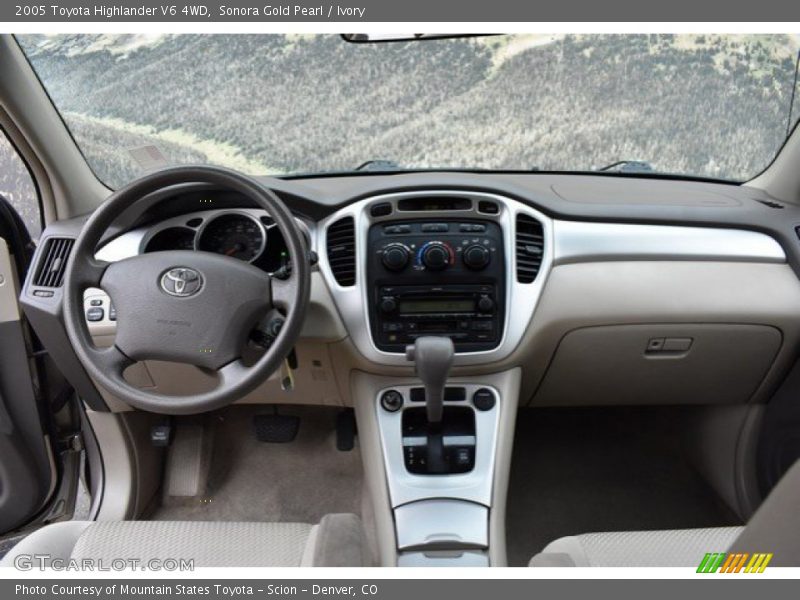 Sonora Gold Pearl / Ivory 2005 Toyota Highlander V6 4WD