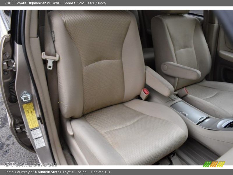 Sonora Gold Pearl / Ivory 2005 Toyota Highlander V6 4WD