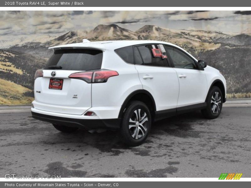 Super White / Black 2018 Toyota RAV4 LE